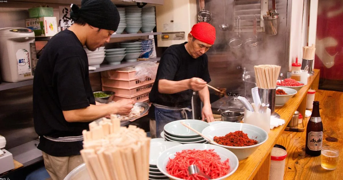 ฟุกุโอกะ yatai คู่มือ(มาหมู่ มื้อเย็น) ไม่ต้องจอง ดึก